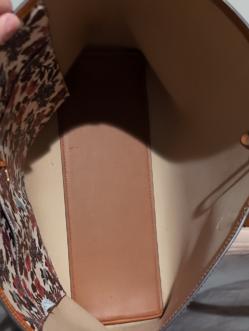 Tory Burch Tote - Picture 10 of 12